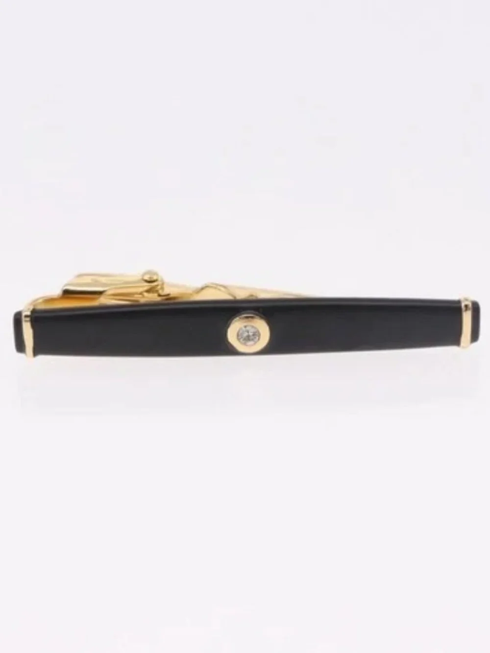 Dior brand	christian color	gold